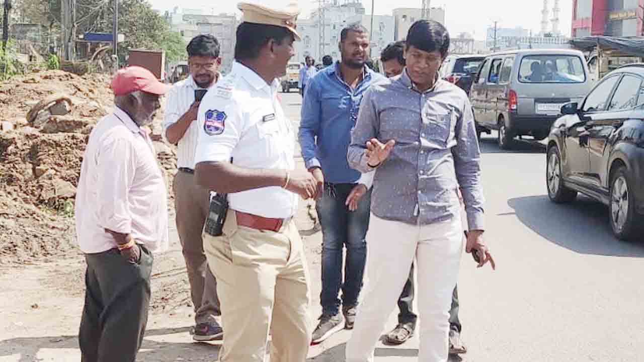 Rajendra Nagar | మైలార్‌దేవ్‌‌పల్లి దుర్గా నగర్‌ జంక్షన్‌ వద్ద ట్రాఫిక్‌ ఇబ్బందులు నివారిస్తాం: రాజేంద్రనగర్‌ ట్రాఫిక్‌ సీఐ