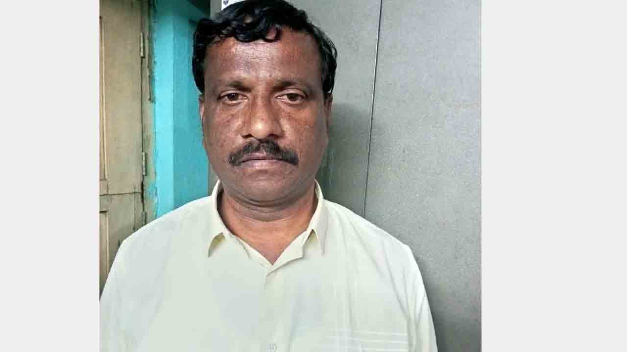 ఆర్డీఓ సంతకం ఫోర్జరీ