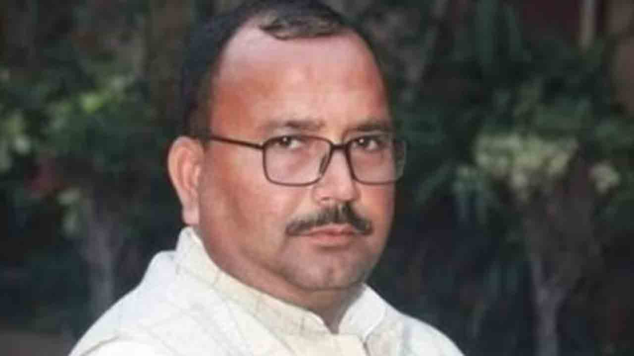 JDU leader accuses RJD MLA | తనను కిడ్నాప్‌ చేసి కొట్టి మూత్రం తాగించినట్లు జేడీయూ నేత   ఆరోపణ.. ఆర్జేడీ ఎమ్మెల్యేపై కేసు