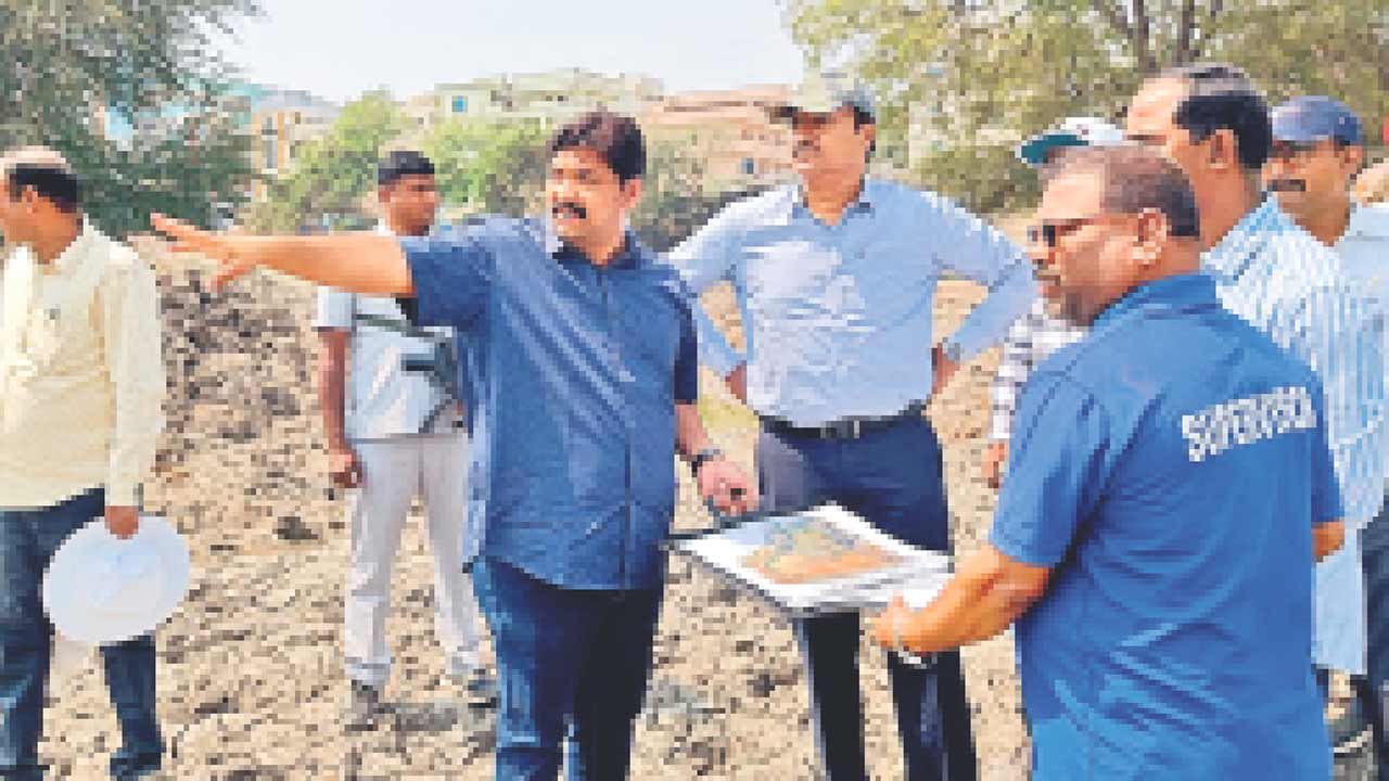 గడువులోగా ఖాళీ చేయండి.. లేకుంటే తొలగిస్తాం