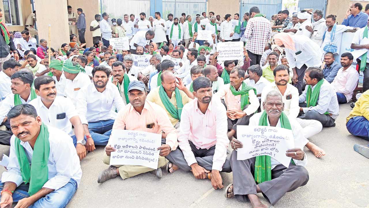 సారూ..హామీల అమలెప్పడు..?