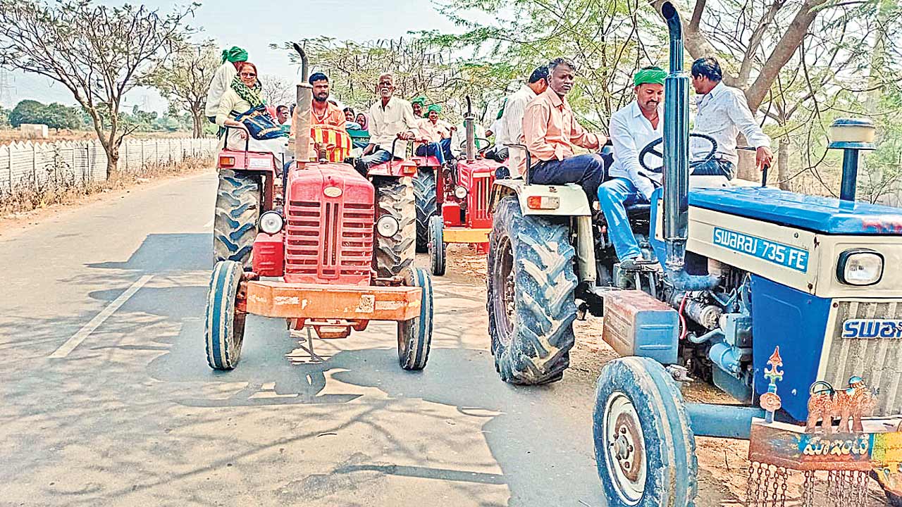 పీఠముడి వీడేనా..