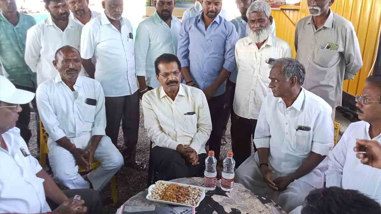 నిధులు సాధించడంలో ఎంపీలు విఫలం