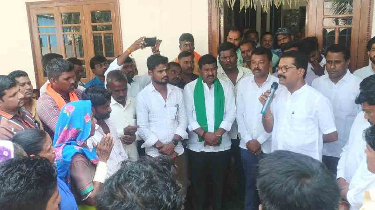 రైతులకు న్యాయం చేకూరేలా పోరాడుదాం