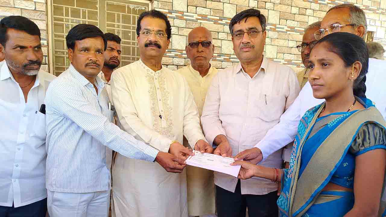 ప్రతి కార్యకర్తకు అండగా ఉంటాం