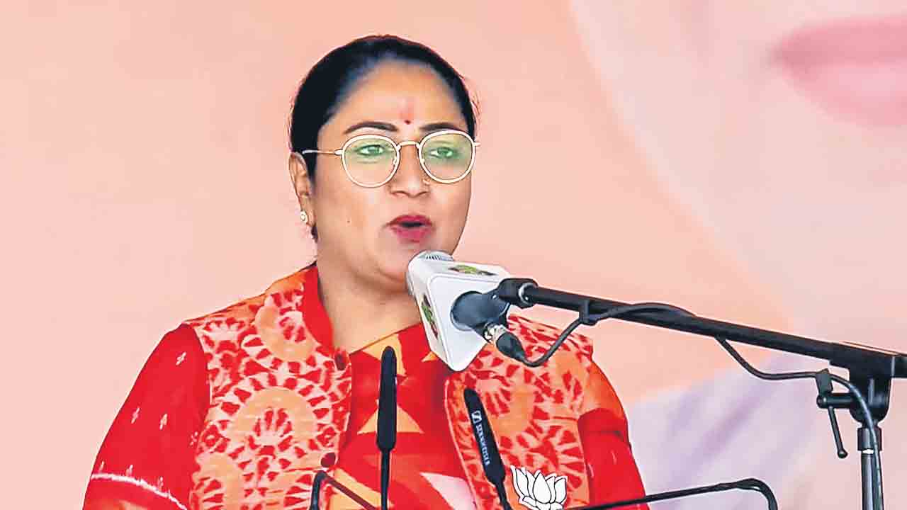 ఢిల్లీ సీఎంగా రేఖా గుప్తా ప్రమాణం