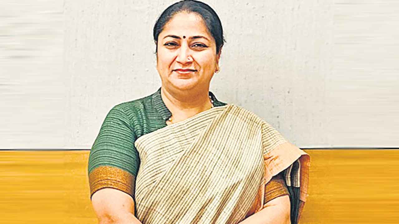Rekha Gupta | ఢిల్లీ సీఎం రేఖా గుప్తా బంగ్లా పునరుద్ధరణ నిలిపివేత.. టెండర్ రద్దు