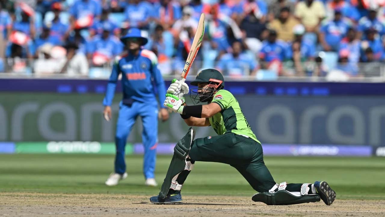 IND Vs PAK | కొనసాగుతున్న పాకిస్తాన్‌ బ్యాటింగ్‌.. వంద దాటిన స్కోరు..