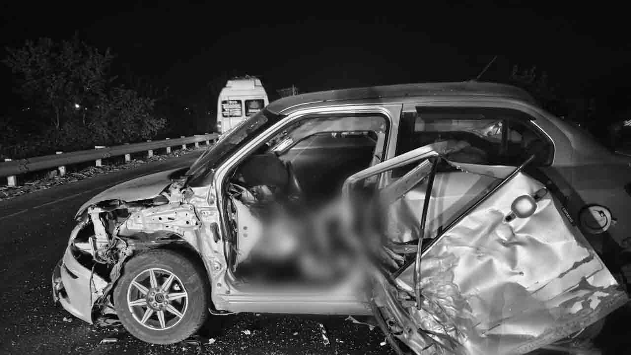 Road accident | రోడ్డు ప్రమాదంలో తండ్రి మృతి.. కూతురికి తీవ్రగాయాలు