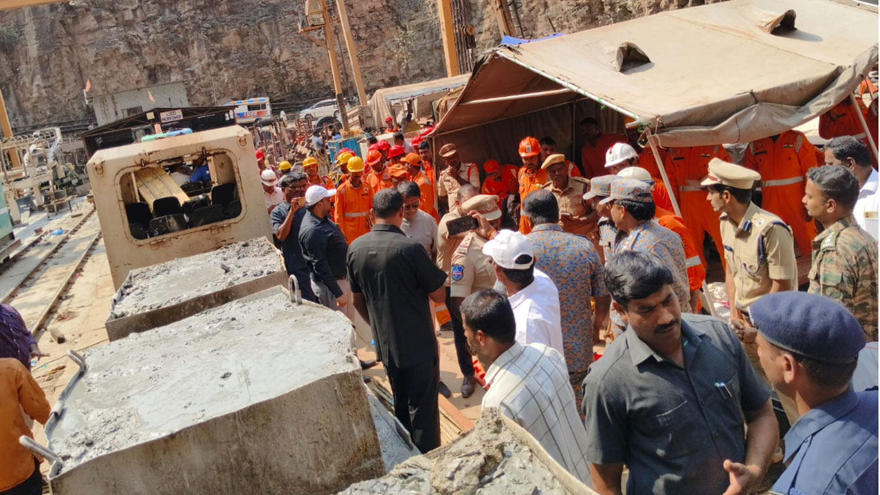 SLBC | ఎస్ఎల్‌బీసీ సొరంగంలో బుర‌ద‌ తొలగింపు షురూ.. రంగంలోకి ఎన్జీఆర్ఐ సిబ్బంది