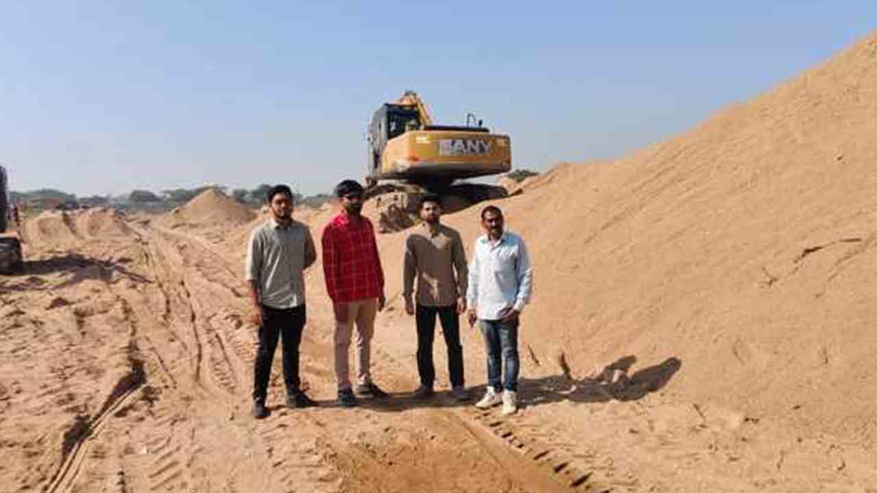 Sand Reaches | ఇసుక రీచ్‌ను తనిఖీ చేసిన మైనింగ్ అధికారులు