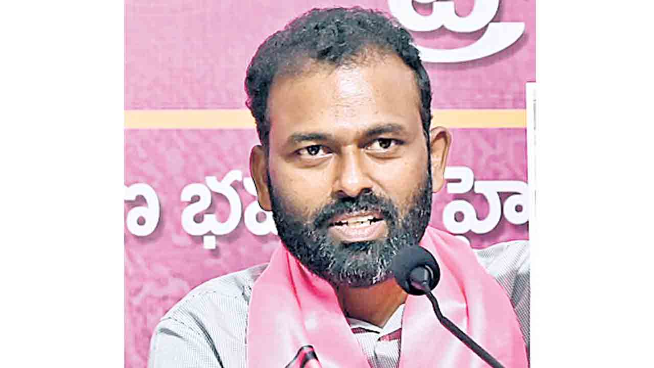 ఇంకెన్ని తప్పుడు వార్తలు రాస్తరు?