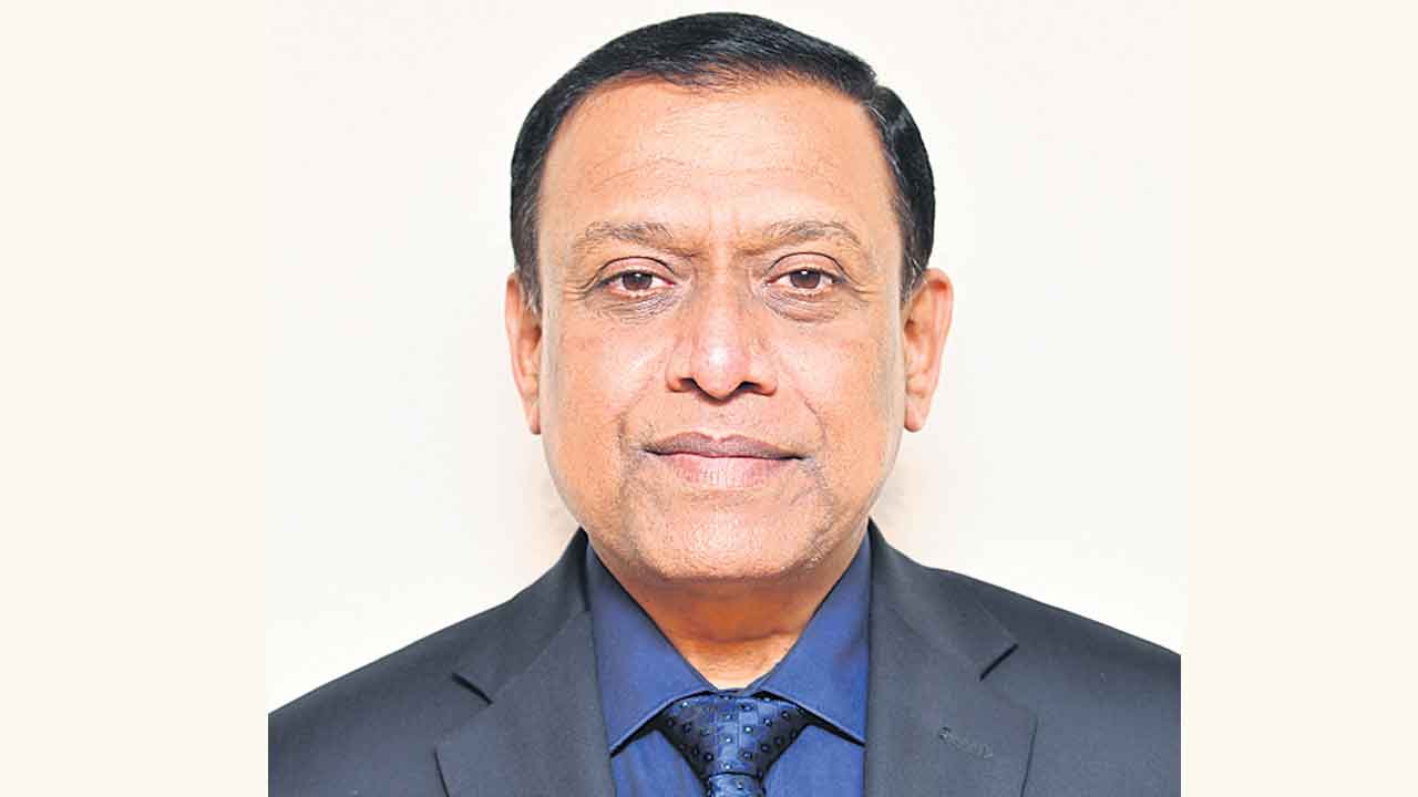 ఎల్‌ఐసీ లాభం 11,056 కోట్లు