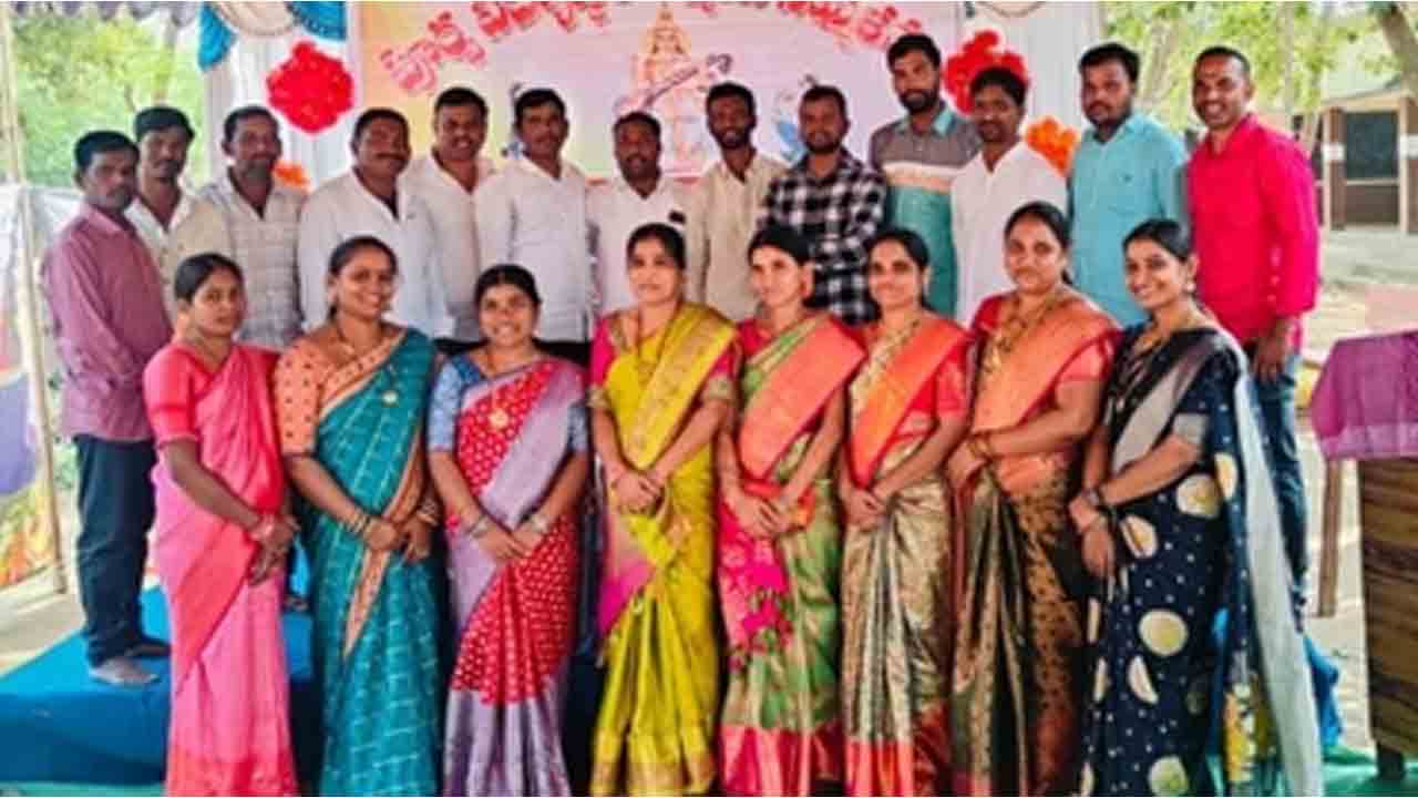 Karegaon | కారెగాంలో పూర్వ విద్యార్థుల సమ్మేళనం