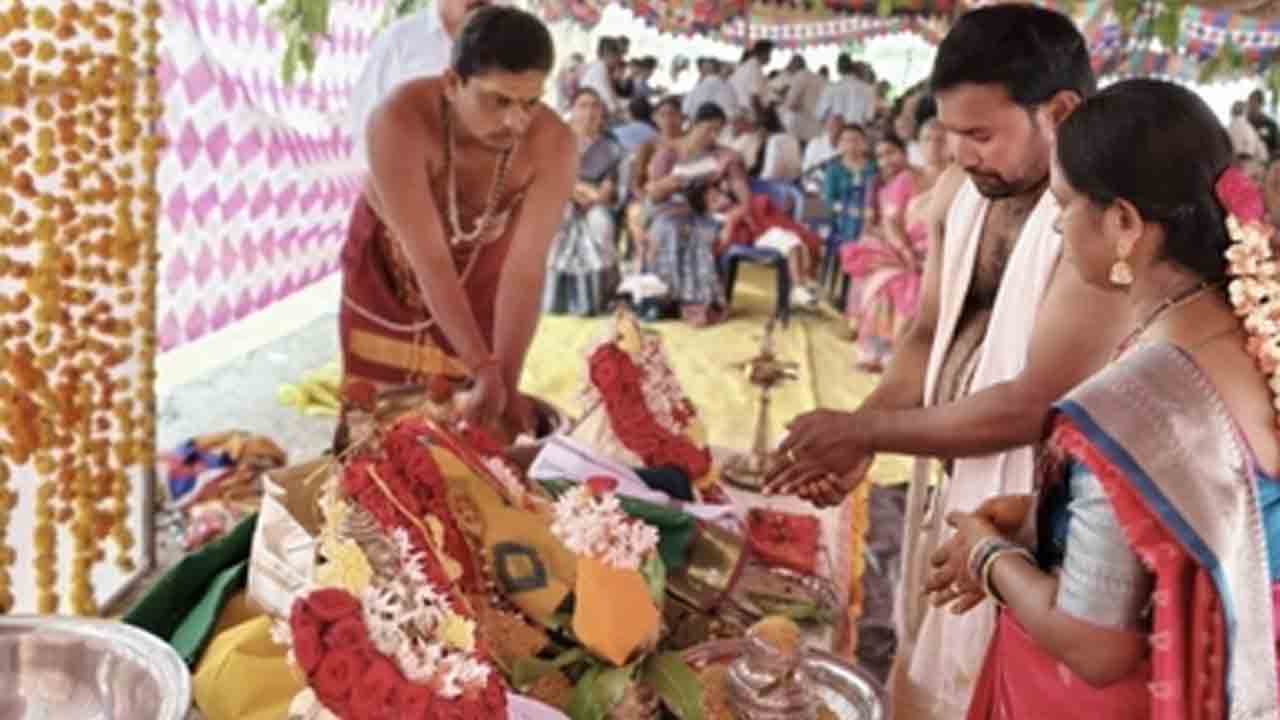 Sri Bhadravathi Sametha Bhavana Rushi Swamy | వైభవంగా శ్రీ భద్రావతి సమేత భావన ఋషి స్వామి కళ్యాణ వేడుక