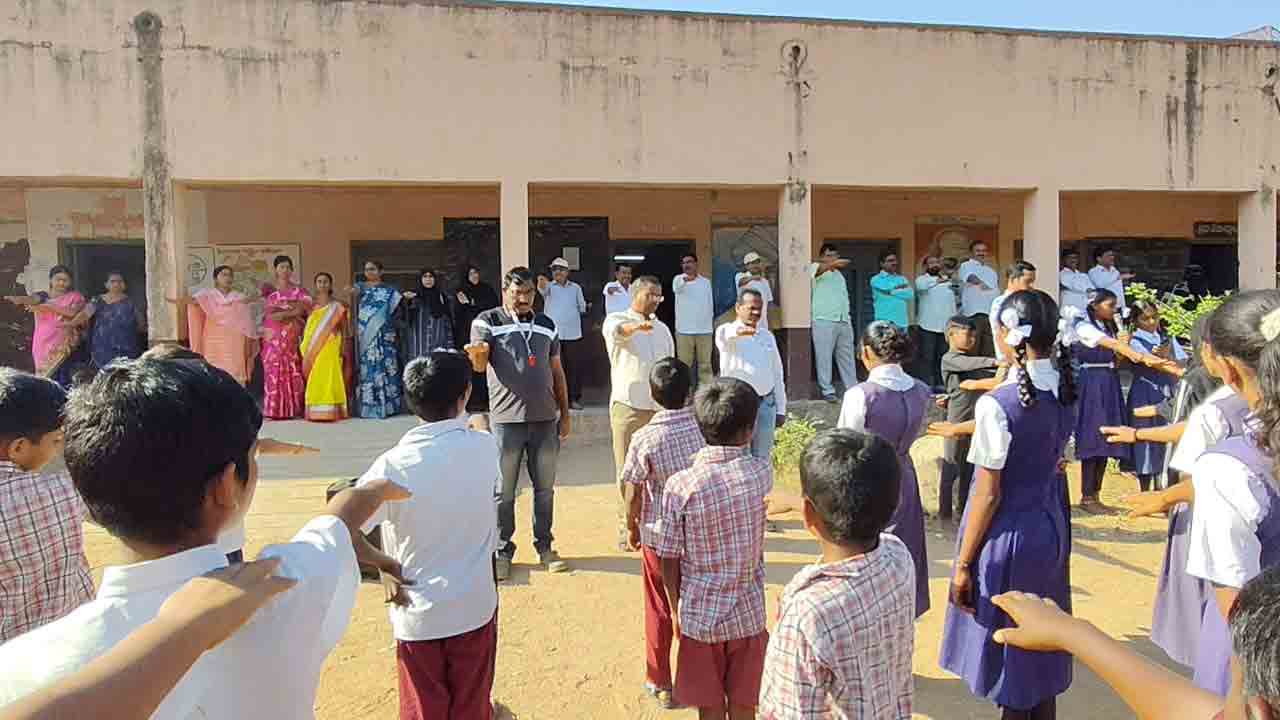 Road safety | రోడ్డు భద్రతపై బాల్కొండ విద్యార్థులతో ప్రతిజ్ఞ