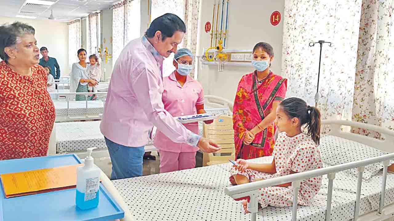 సేవాతత్పరతను అలవార్చుకోవాలి