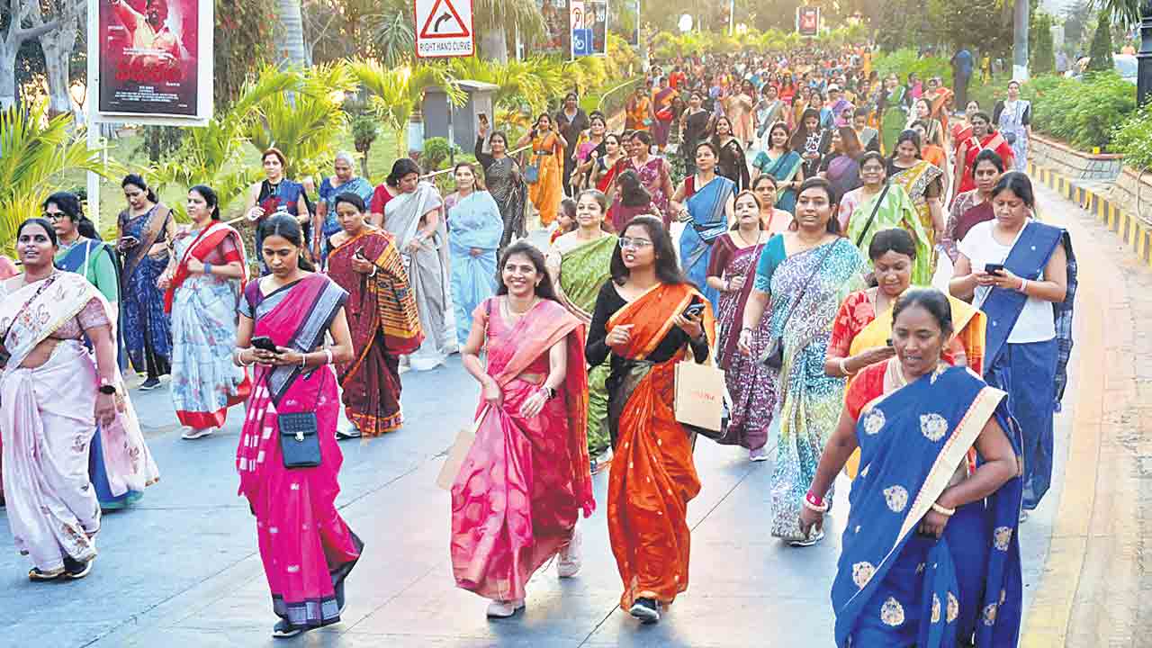 Saree Run | చీర కట్టి.. పరుగు పెట్టి…