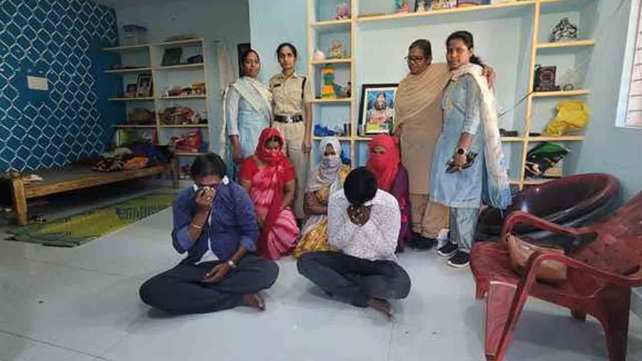 Task force Raid | వ్యభిచార గృహంపై టాస్క్‌ఫోర్స్‌ టీం దాడి.. ముగ్గురిపై కేసు నమోదు