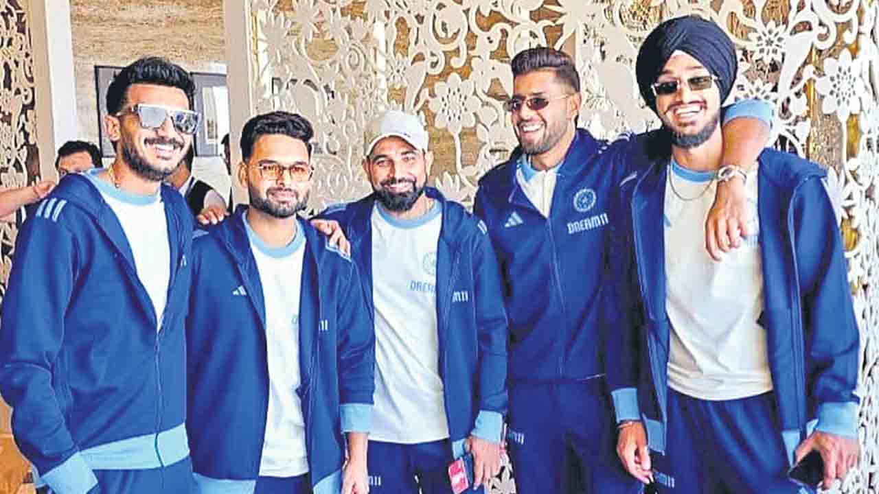 దుబాయ్‌కు టీమ్‌ఇండియా