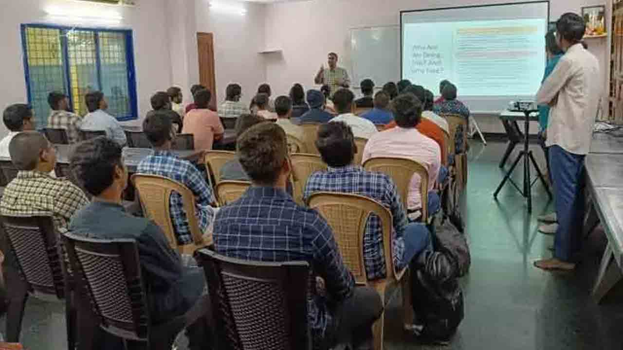 ‘డాటా ఇంజినీర్‌’ కోర్సుల్లో ఉచిత శిక్షణ