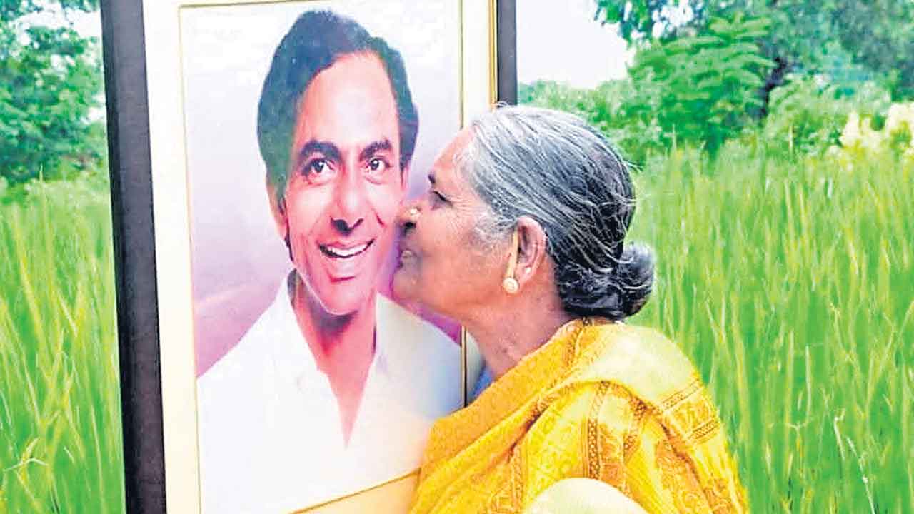 ఎవరి అడుగుజాడల్లో ఏమున్నది!