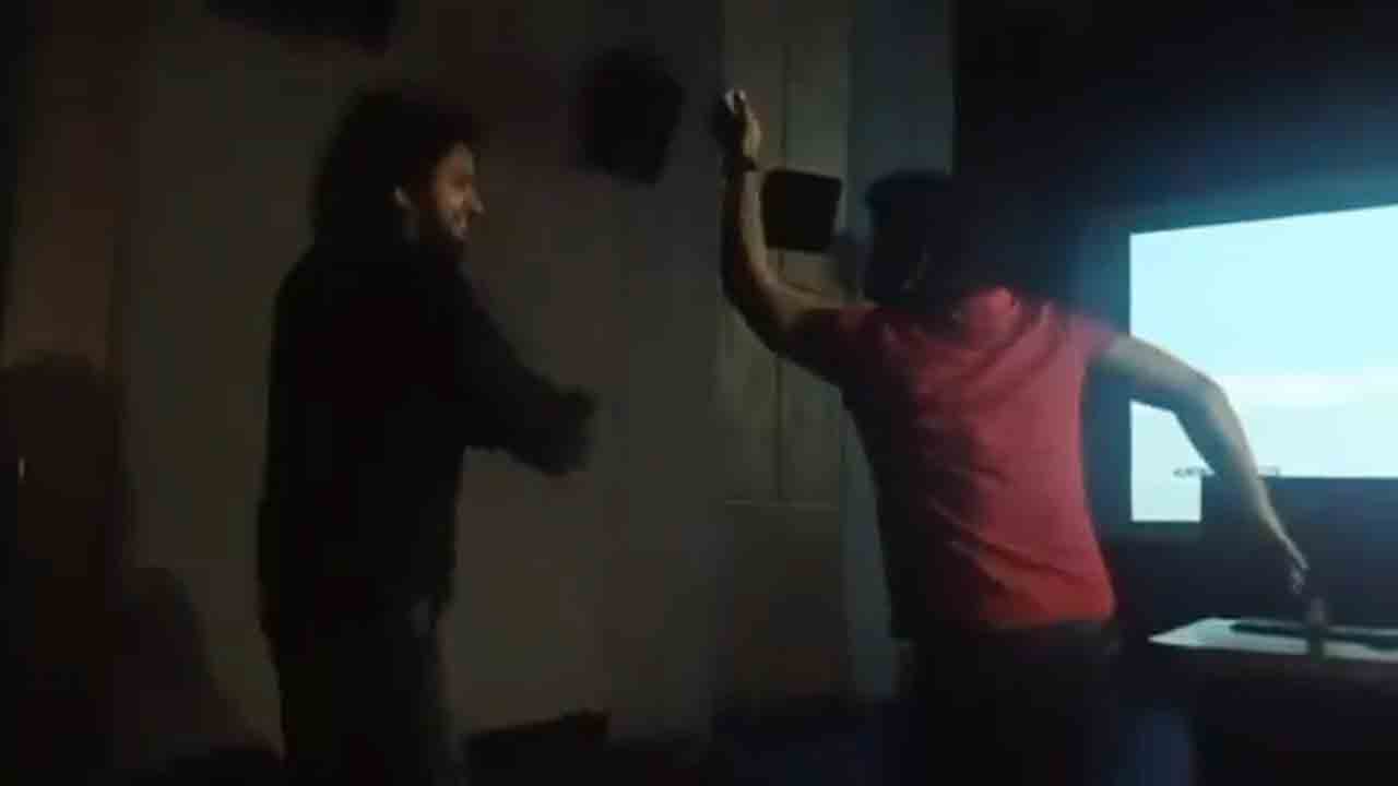 Thandel | తండేల్‌ సెలబ్రేషన్స్‌ షురూ.. హైలెస్సో హైలెస్సా పాటకు చందూమొండేటి, దేవీ శ్రీ ప్రసాద్‌ డ్యాన్స్‌