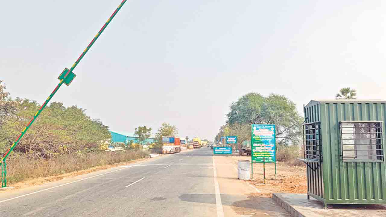 ఎన్‌హెచ్‌పై ఫారెస్ట్‌ టోల్‌గేట్లా!?