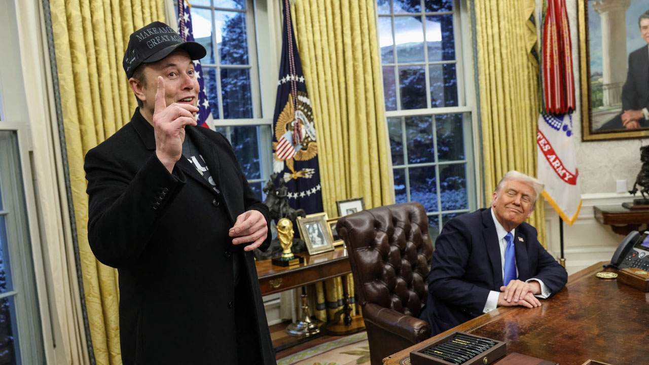 Mass Layoffs | అమెరికాలో 10 వేల మంది కార్మికులను తొలగించిన ట్రంప్‌ సర్కార్‌