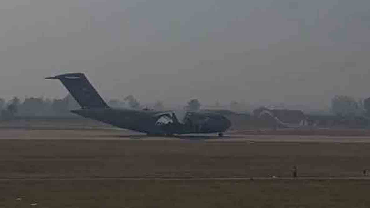US Air Force Plane | ట్రంప్ సర్కారు కఠిన చర్య.. భారత వలసదారులను వెనక్కి పంపిన అమెరికా..!