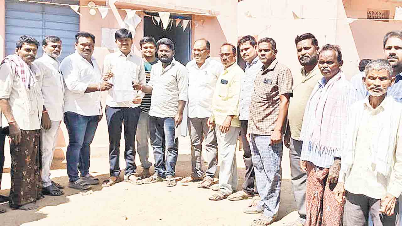 మేం భూములివ్వం