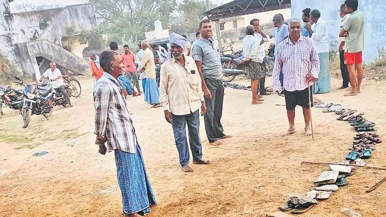 యూరియా కొరత తీరేదెన్నడు?