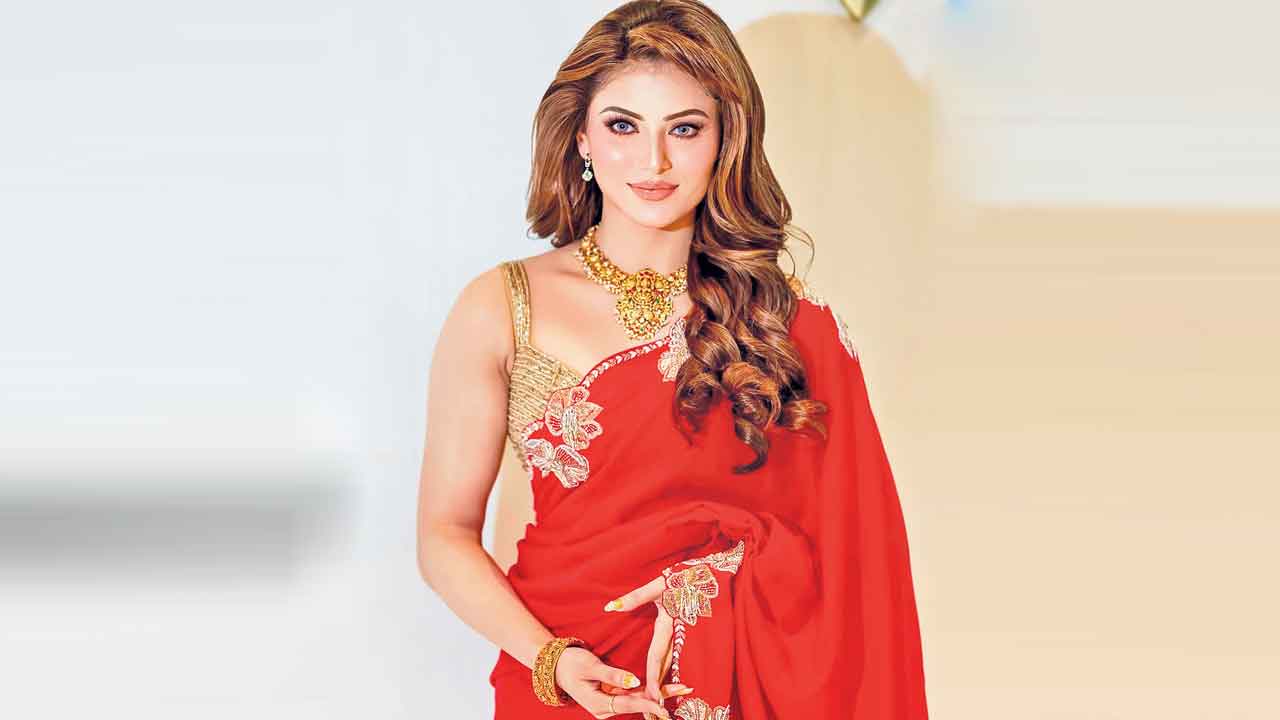 Urvashi Rautela | ఎన్టీఆర్‌ సినిమాలో ఛాన్స్‌?.. కీలక పాత్రలో గ్లామర్‌క్వీన్‌ ఊర్వశి రౌతేలా!