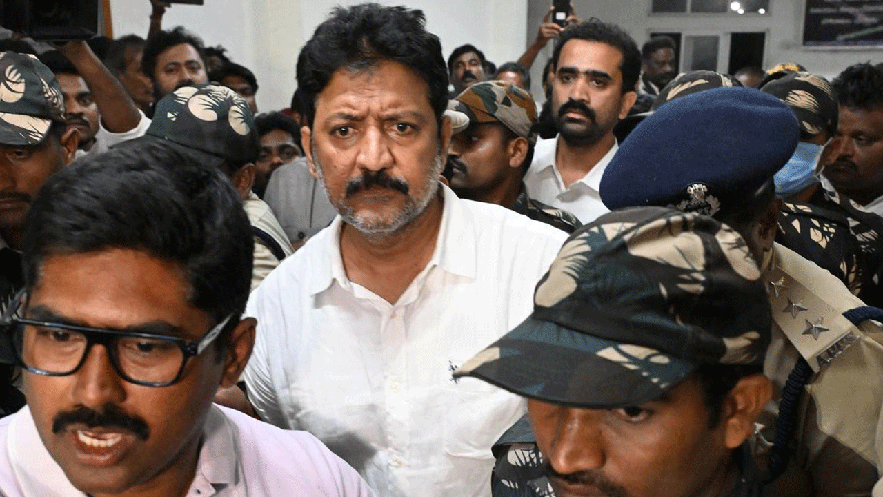 Vallabhaneni Vamsi | రెండో రోజు ముగిసిన వల్లభనేని వంశీ విచారణ