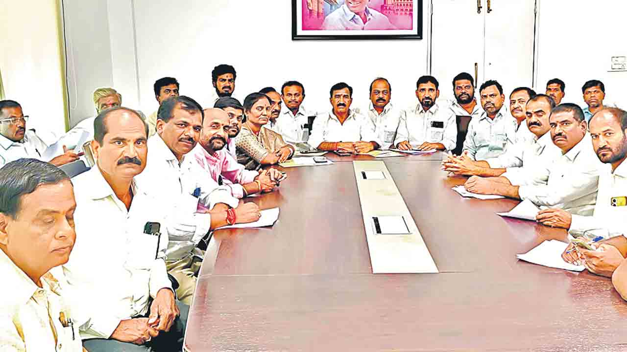 బీసీలకు అన్యాయం చేస్తున్న కాంగ్రెస్‌