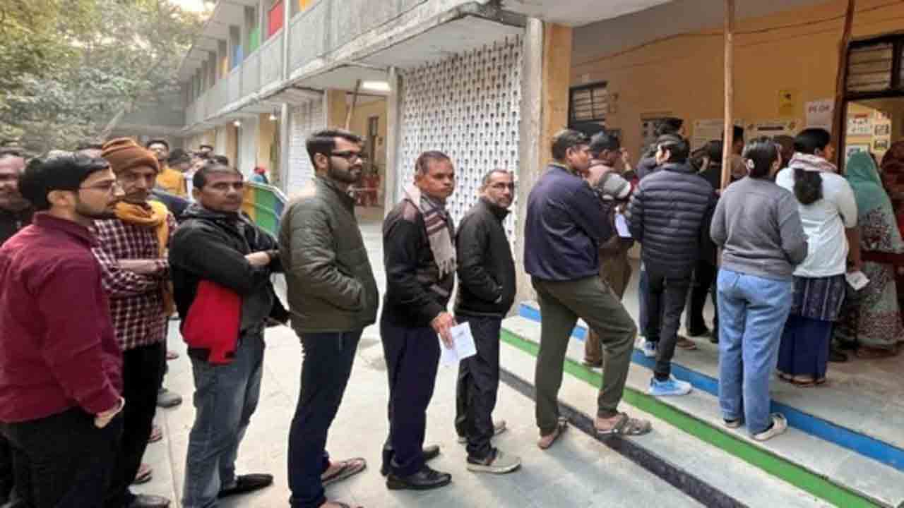 Delhi Elections | కొనసాగుతున్న ఢిల్లీ ఎన్నికల పోలింగ్‌.. 1 గంట వరకూ ఓటింగ్‌ శాతం ఇలా..