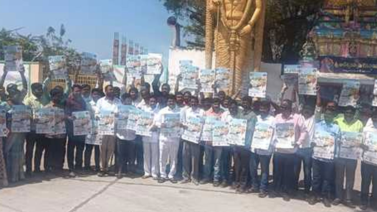 Vruksharchana | కేసీఆర్‌ పుట్టిన రోజున వృక్షార్చన.. ప్రతి ఒక్కరు మూడు మొక్కలు నాటాలి: నన్నపునేని నరేందర్