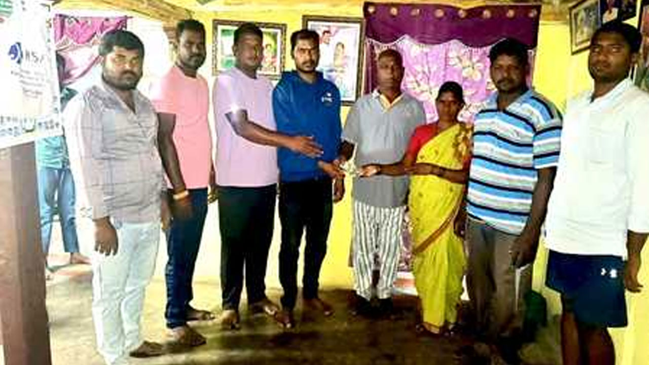 Bone Cancer | బోన్ క్యాన్సర్‌ బాధితుడికి 30 వేలు ఆర్థికసాయం..