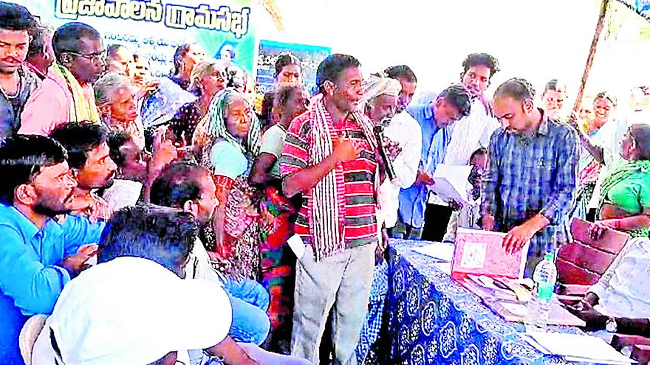 ఇందిరమ్మ ఇల్లు ప్రాణం తీసింది..