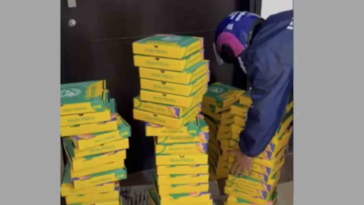 Woman Sends 100 Pizzas To Ex-Boyfriend |  ప్రేమికుల రోజున మాజీ ప్రియుడికి వంద    పిజ్జాలు పంపిన మహిళ.. ఎందుకంటే?