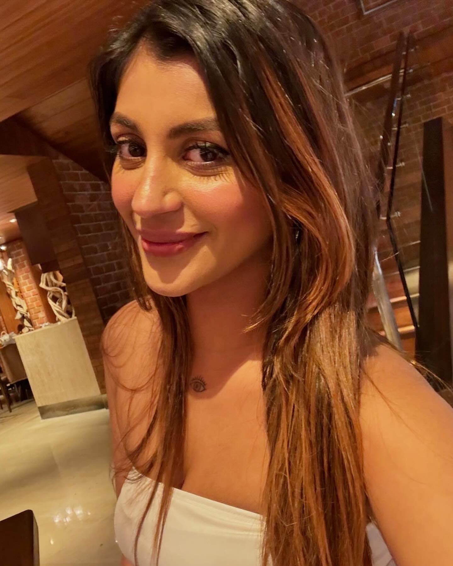 Yashika Aannand (2)