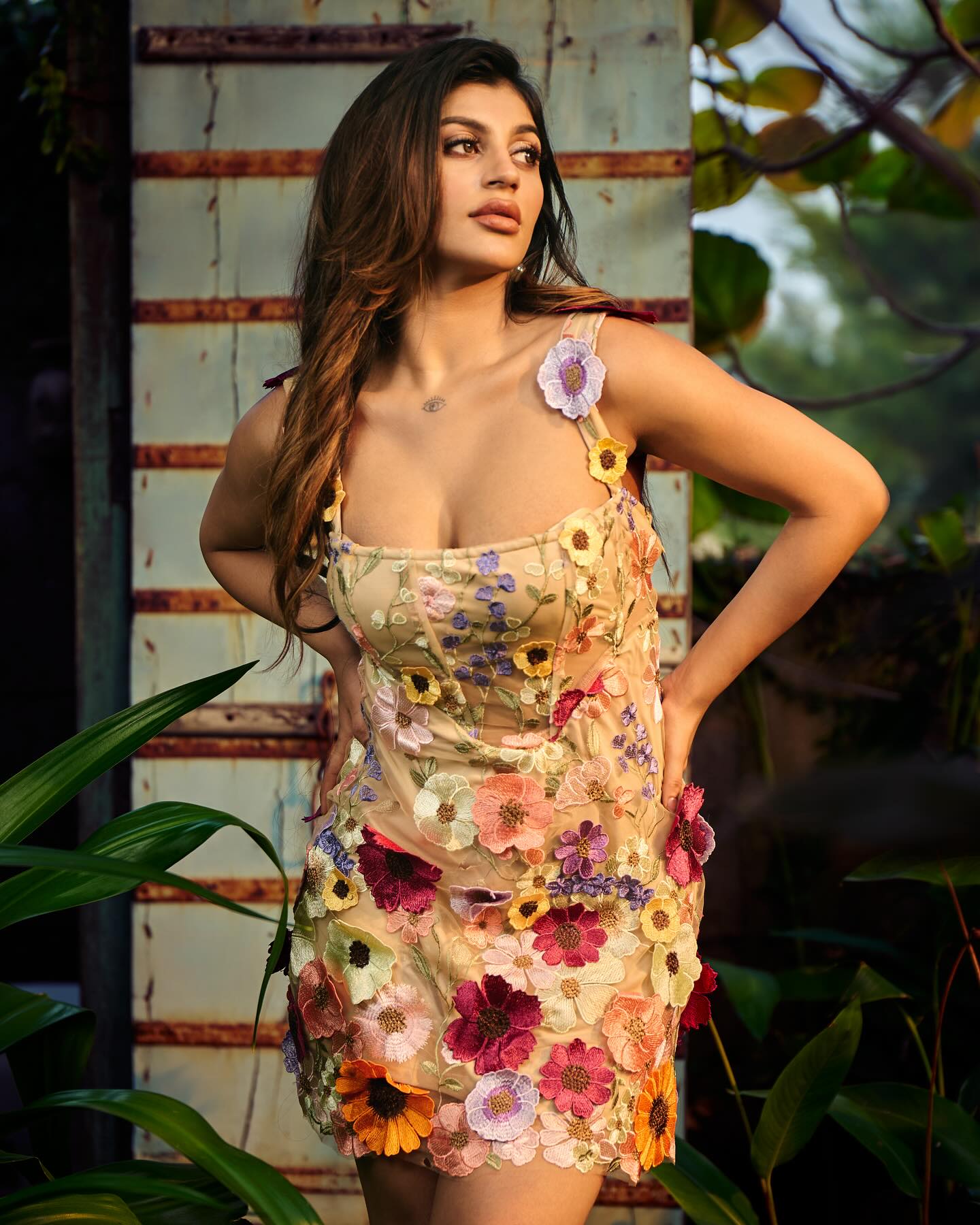 Yashika Aannand (2)