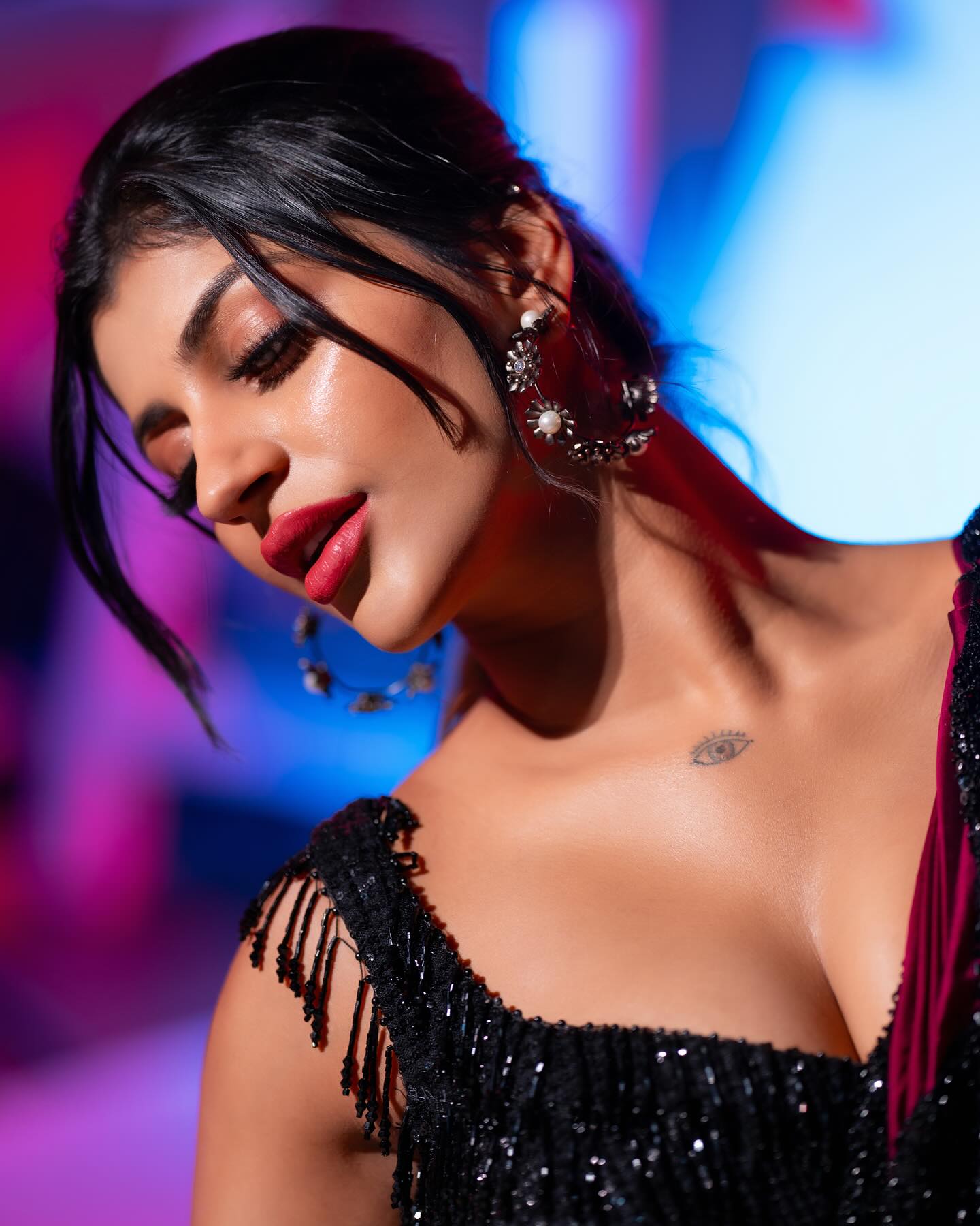 Yashika Aannand (24)