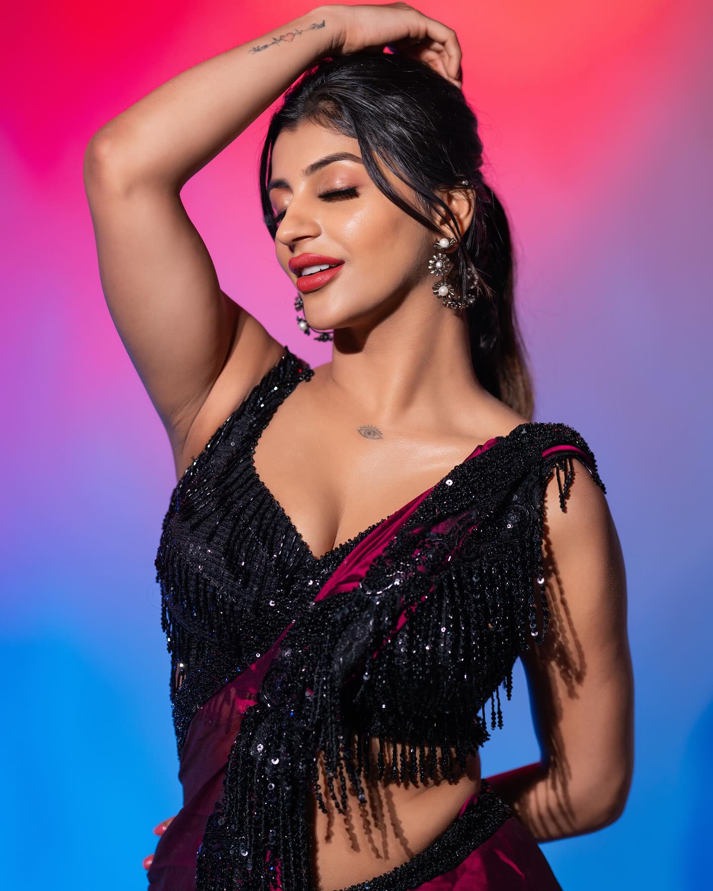Yashika Aannand (25)