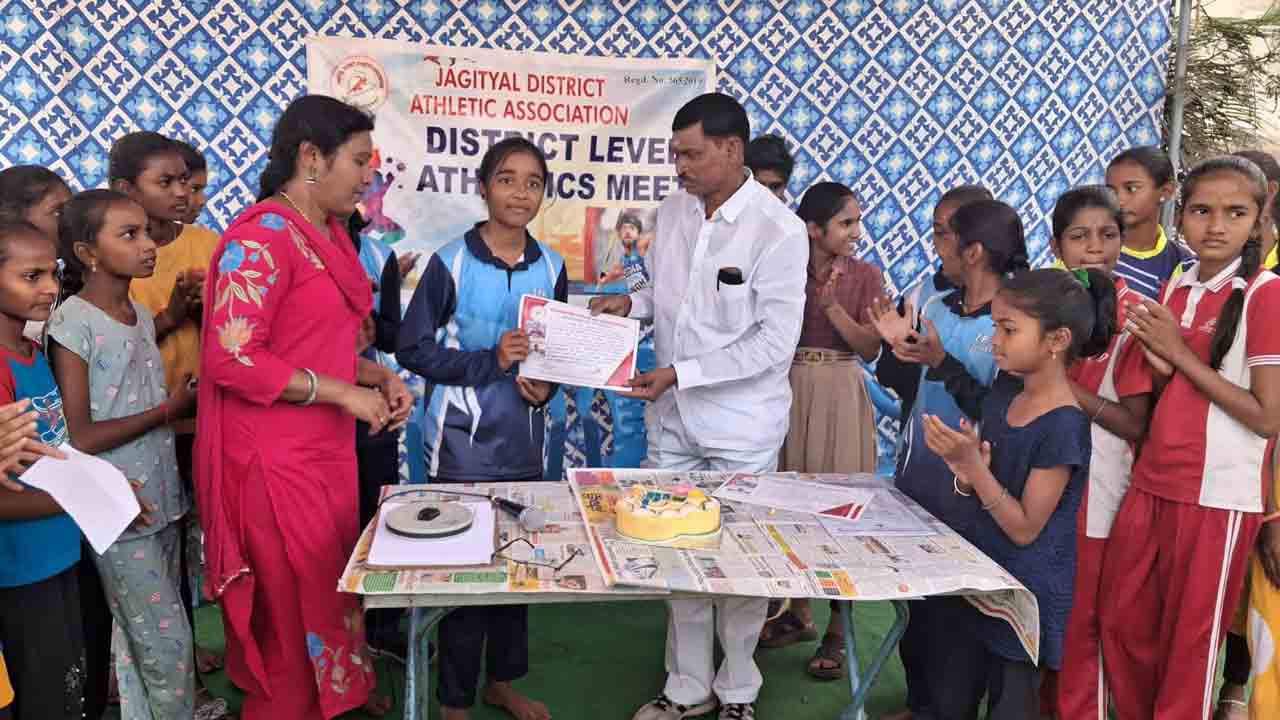 Athletics | చదువుతోపాటు క్రీడల్లో రాణించాలి : అథ్లెటిక్స్ అసోసియేషన్ ప్రధాన కార్యదర్శి ఏలేటి ముత్తయ్య రెడ్డి