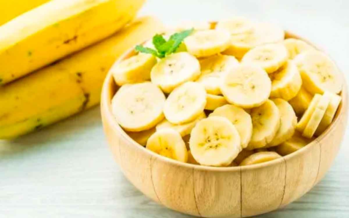 Black Pepper On Bananas | రోజూ ఉద‌యాన్నే అర‌టి పండ్ల‌పై మిరియాల పొడి చ‌ల్లి తింటే ఏమ‌వుతుందో తెలుసా..?