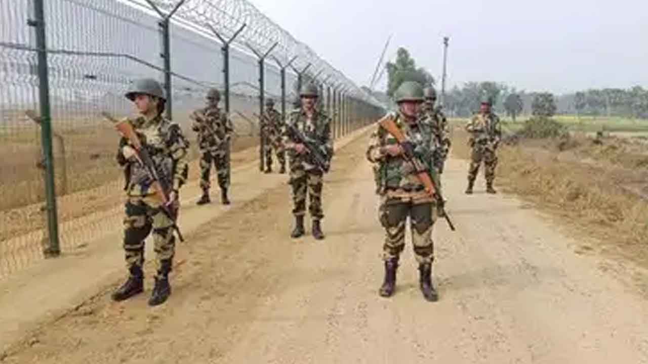 ఏడుగురు బంగ్లాదేశీ చొరబాటుదారుల అరెస్టు