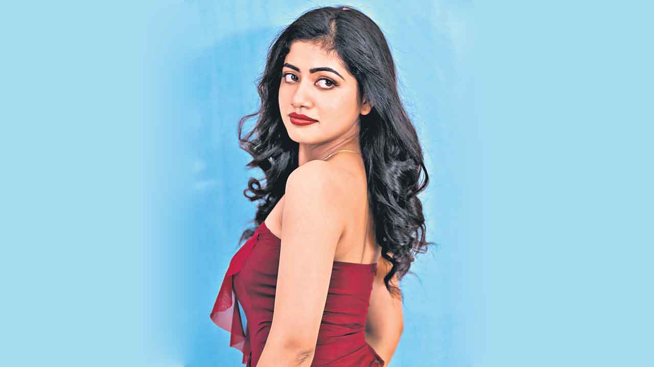 పల్లెటూరి అమ్మాయి పాత్రలో..