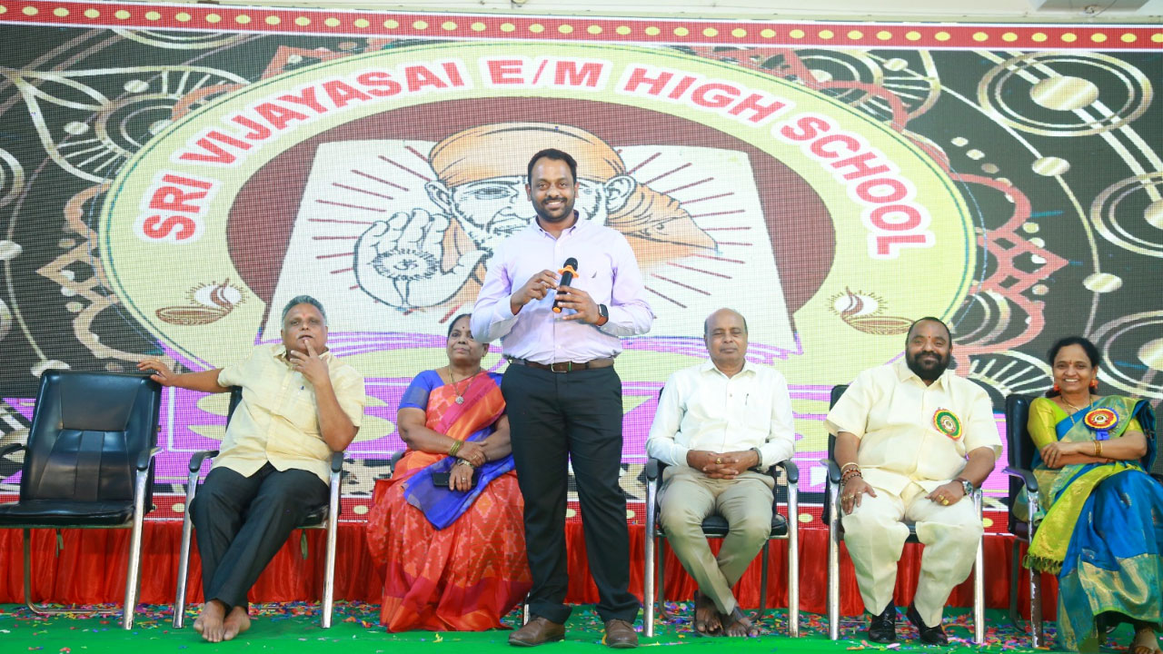 Bhodhan | ఘనంగా బోధన్ శ్రీ విజయసాయి హైస్కూల్ వార్షికోత్సవం