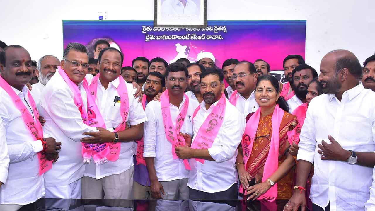 ఆశలు.. అడియాశలు.. ప్రత్యామ్నాయంగా బీఆర్‌ఎస్‌ వైపు చూపులు